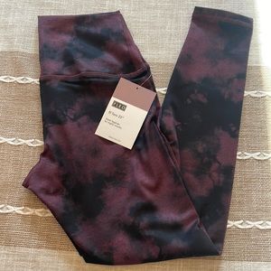 Brand New Fleo El Toro 25” Leggings Size Medium
